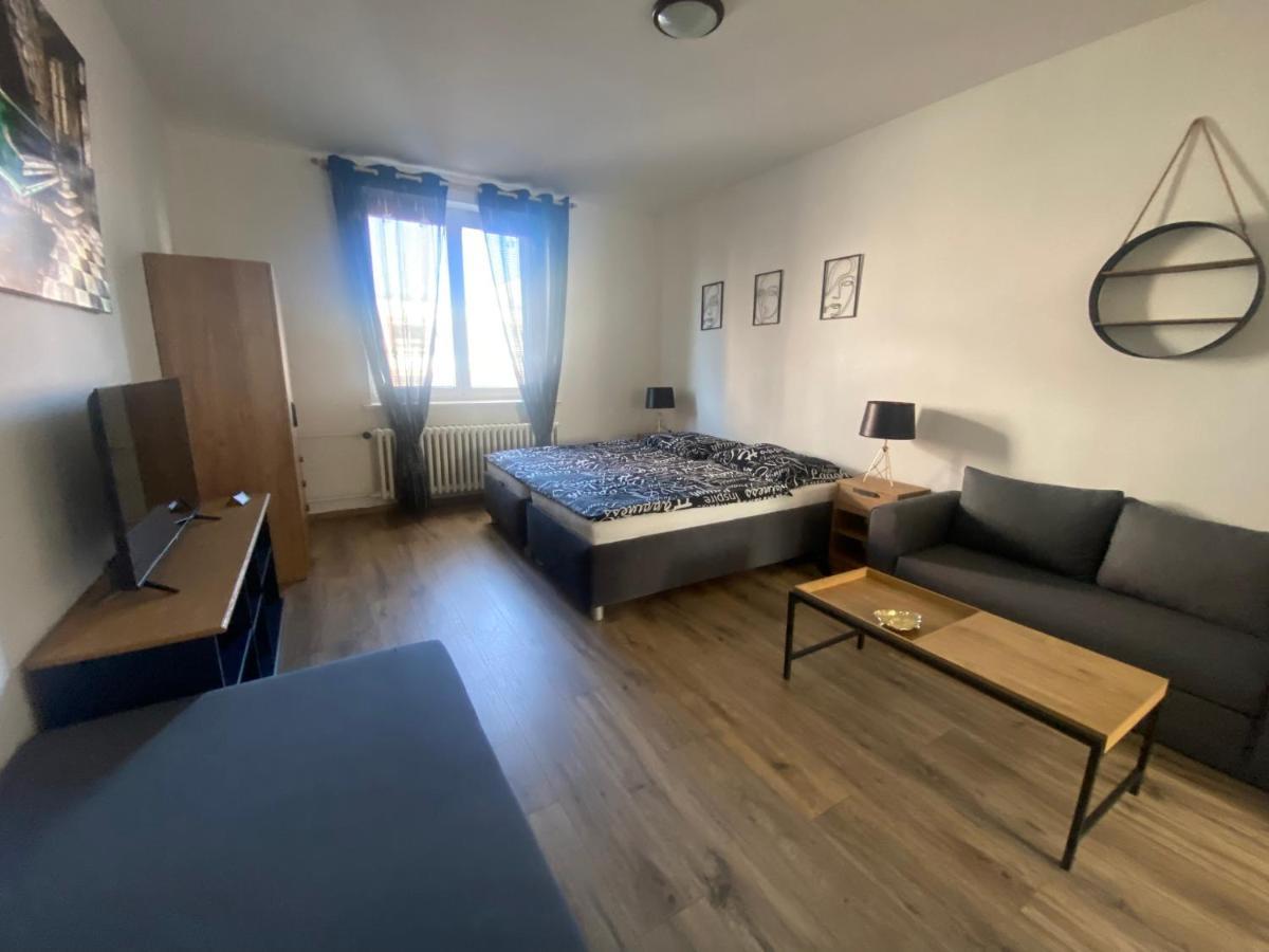 Cerna Ruze - Apartman 4 Plzen Ngoại thất bức ảnh